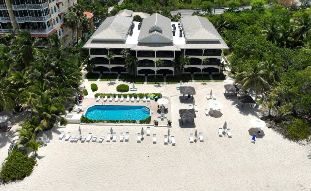 The Heritage Club - Seven Mile Beachfront condo