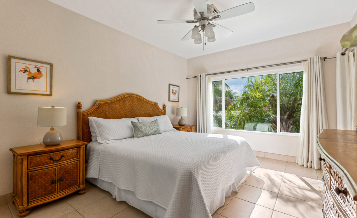 KAIBO 20, BEACH FRONT CONDO