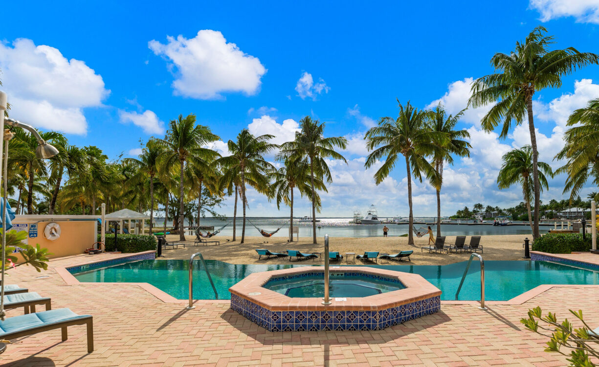 KAIBO 20, BEACH FRONT CONDO