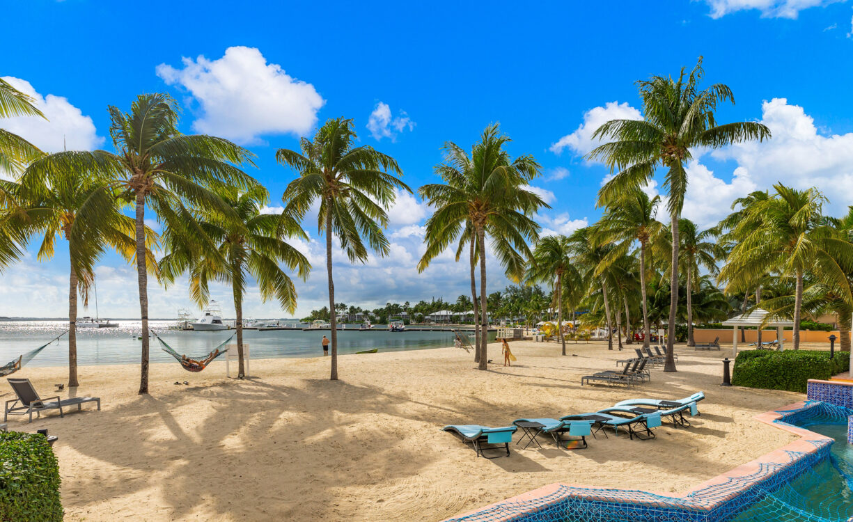 KAIBO 20, BEACH FRONT CONDO