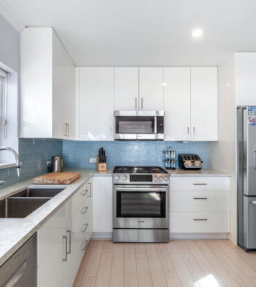 MAHOGANY POINT VILLAS 3, OCEAN FRONT TOWNHOME