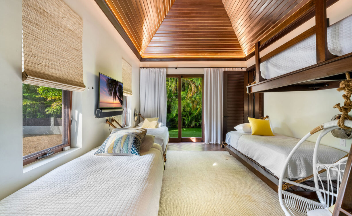 KEMPA KAI BEACHFRONT ESTATE