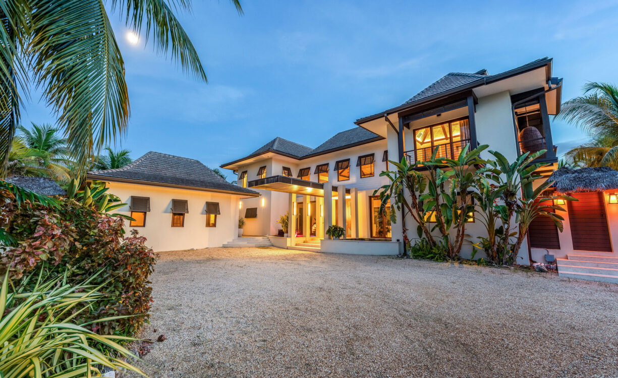 KEMPA KAI BEACHFRONT ESTATE
