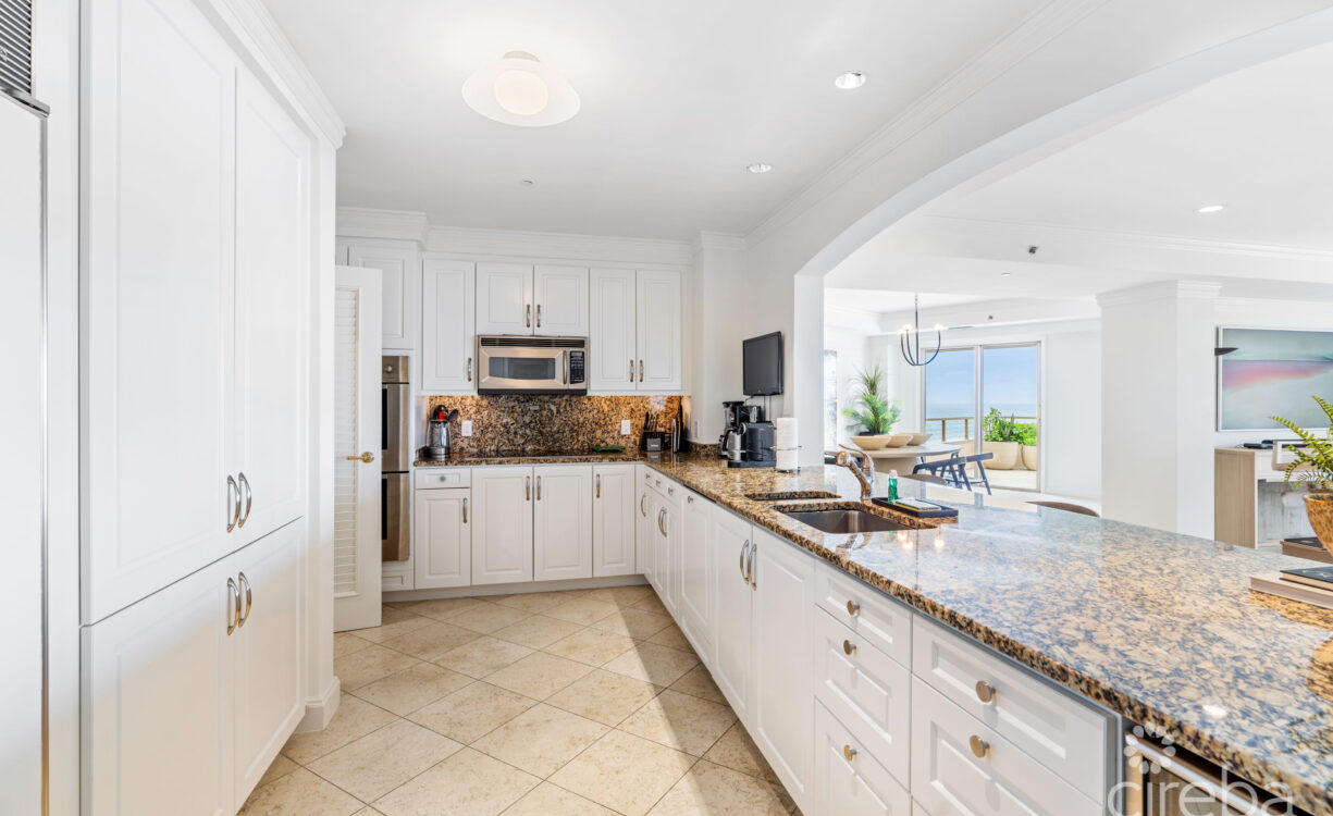 THE RITZ CARLTON RESIDENCE #605