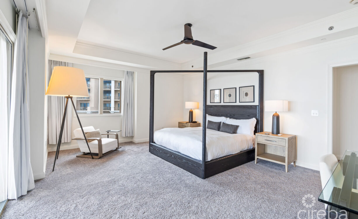 THE RITZ CARLTON RESIDENCE #605