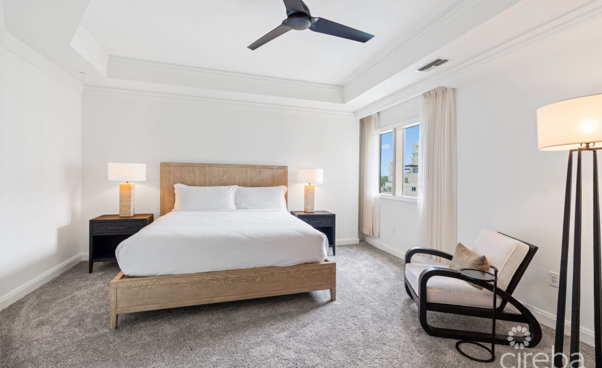 THE RITZ CARLTON RESIDENCE #605
