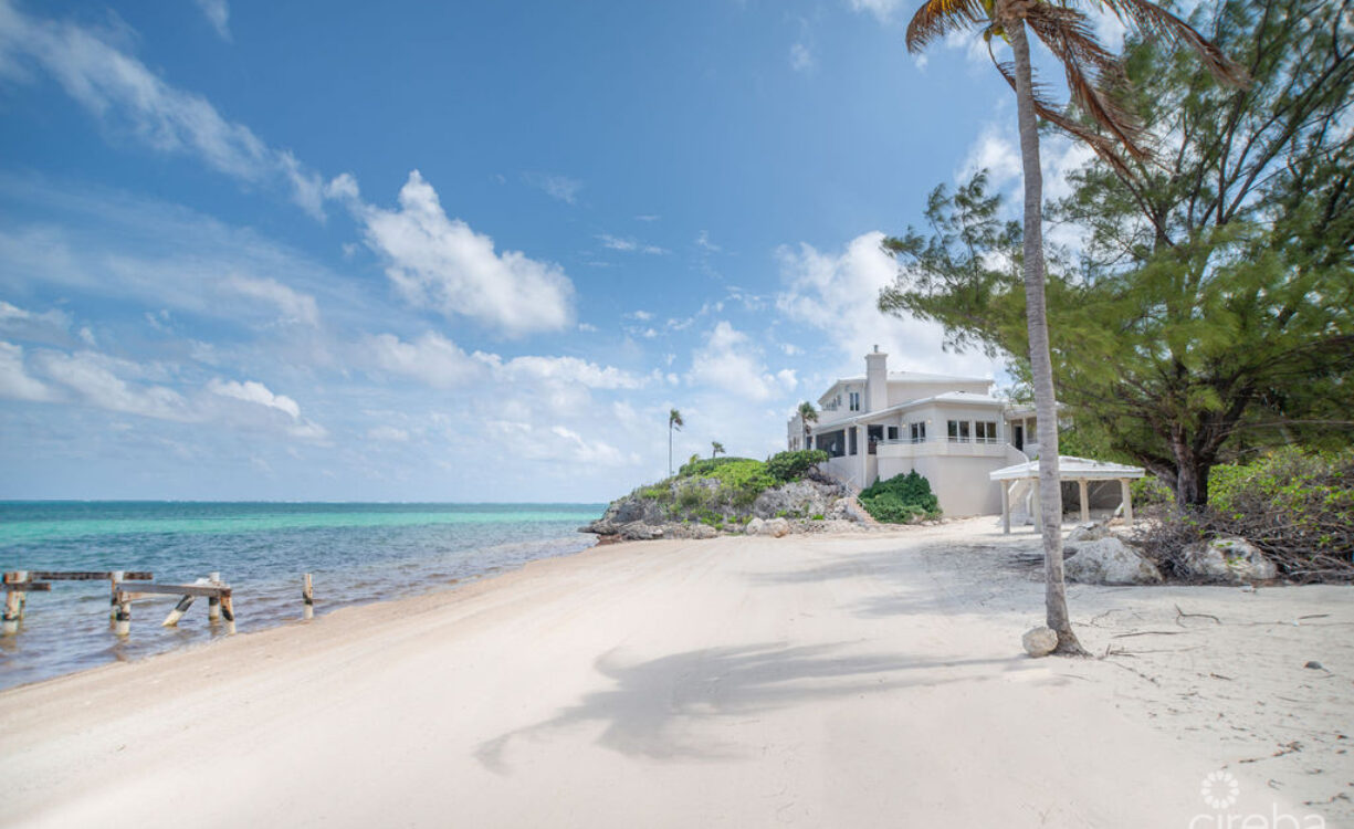 THE SAND BLUFF ESTATE | GUN BAY, EAST END