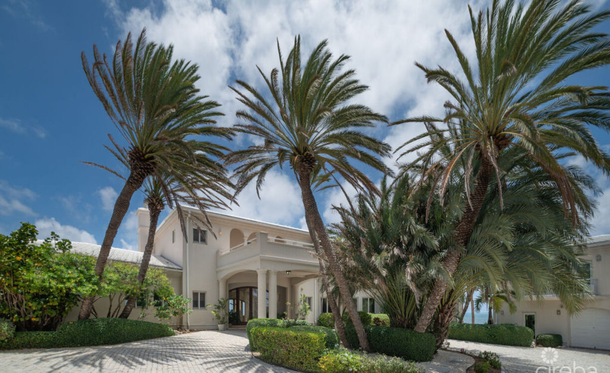 THE SAND BLUFF ESTATE | GUN BAY, EAST END