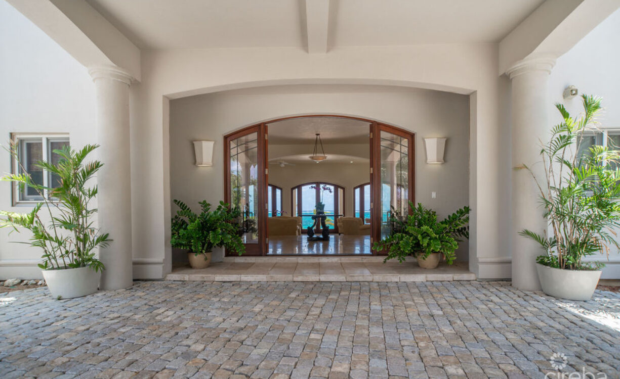 THE SAND BLUFF ESTATE | GUN BAY, EAST END