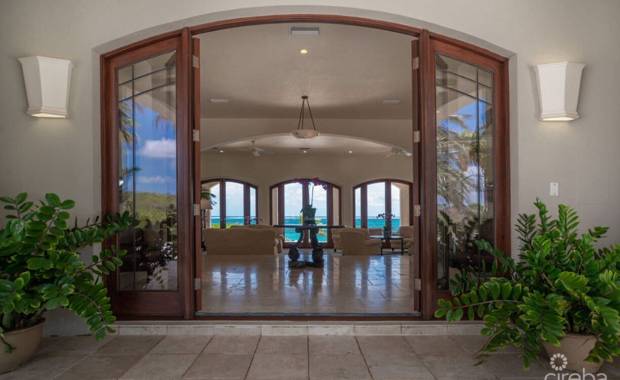 THE SAND BLUFF ESTATE | GUN BAY, EAST END