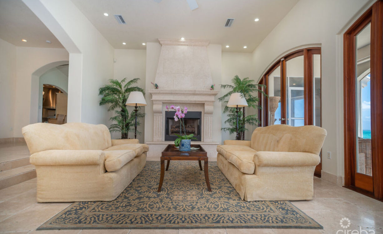 THE SAND BLUFF ESTATE | GUN BAY, EAST END