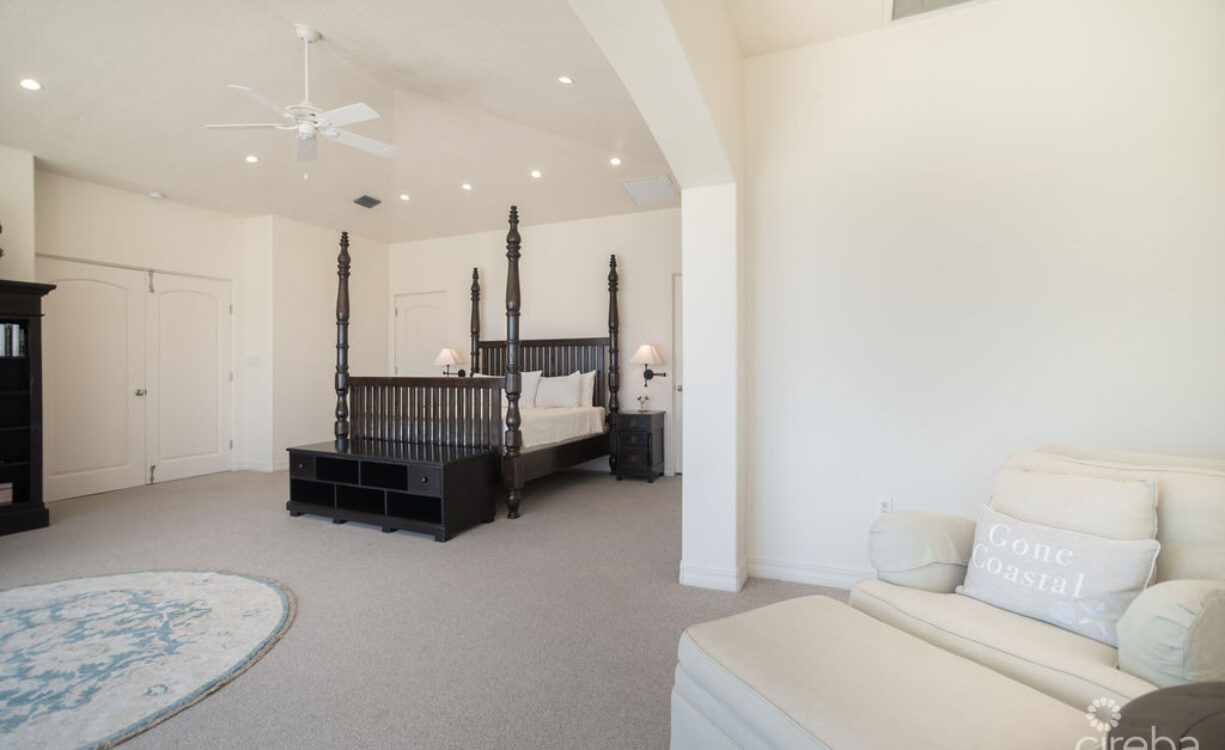 THE SAND BLUFF ESTATE | GUN BAY, EAST END