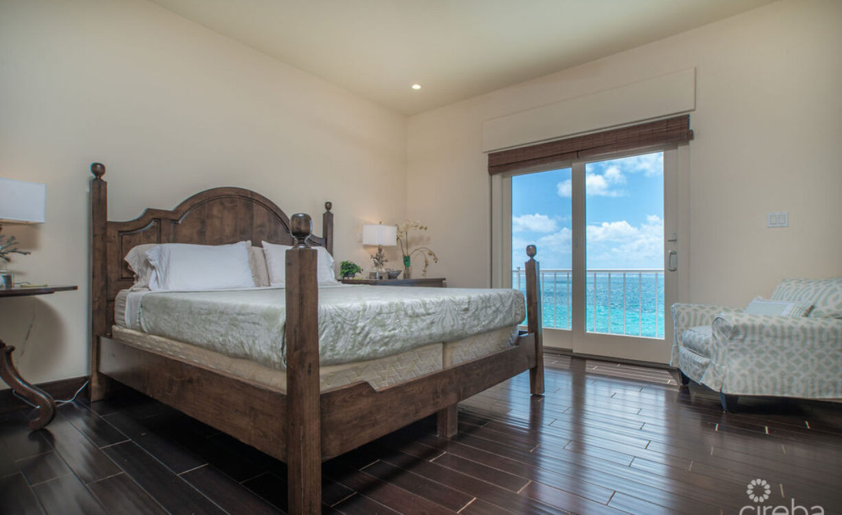 THE SAND BLUFF ESTATE | GUN BAY, EAST END