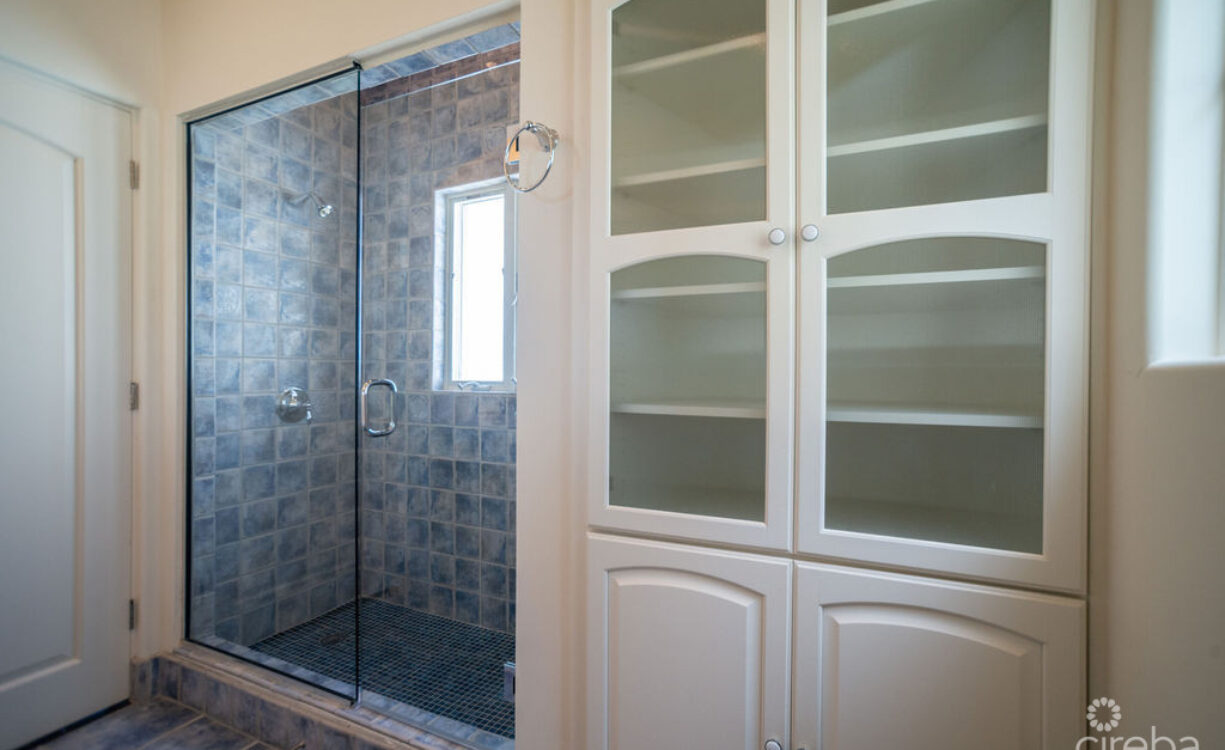 THE SAND BLUFF ESTATE | GUN BAY, EAST END