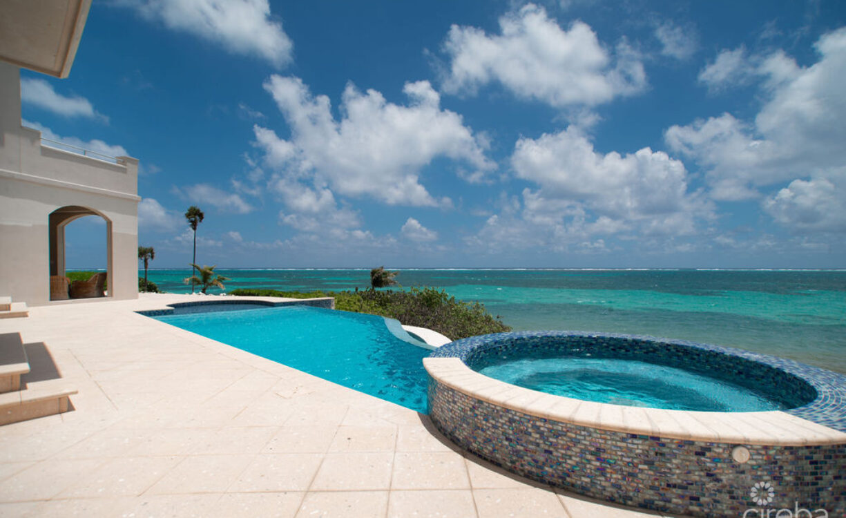 THE SAND BLUFF ESTATE | GUN BAY, EAST END