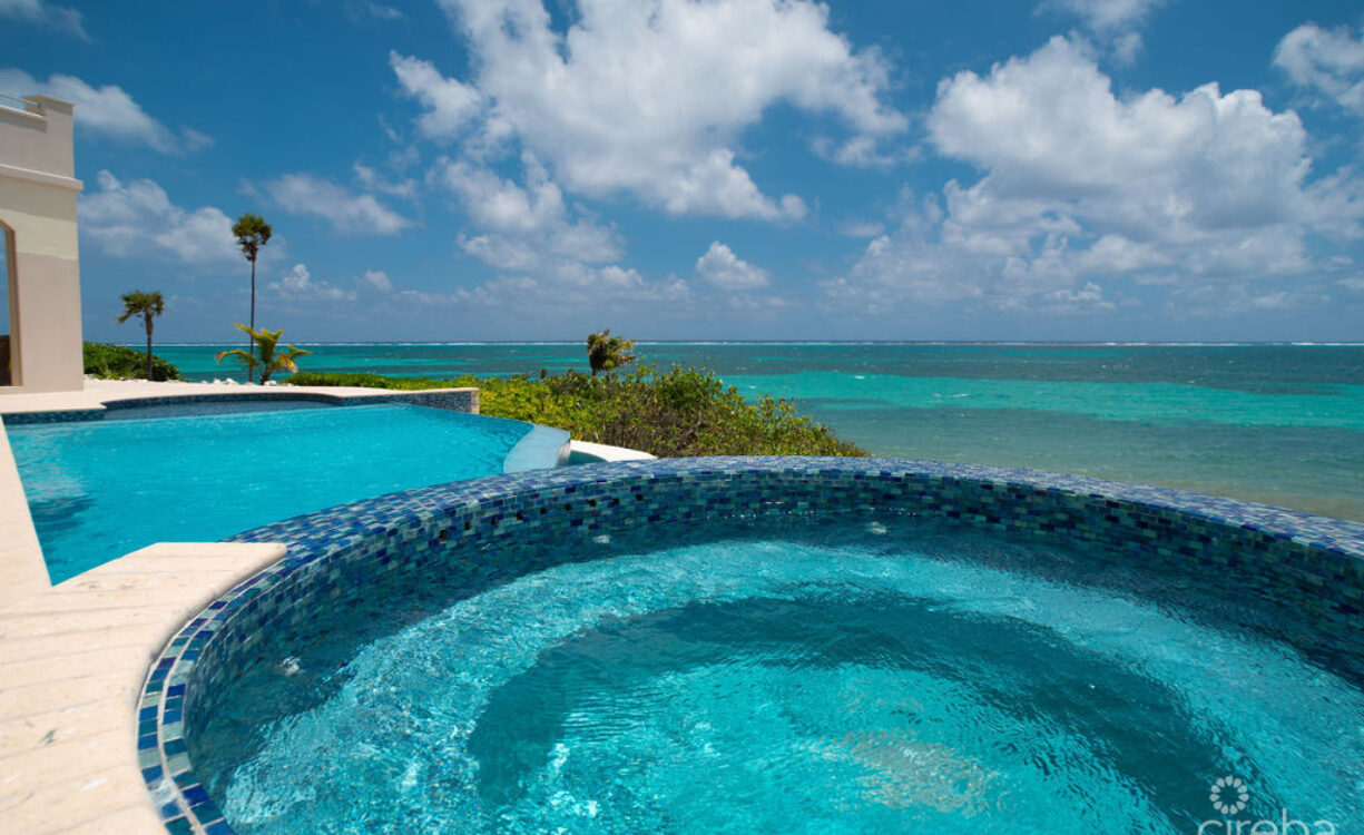 THE SAND BLUFF ESTATE | GUN BAY, EAST END