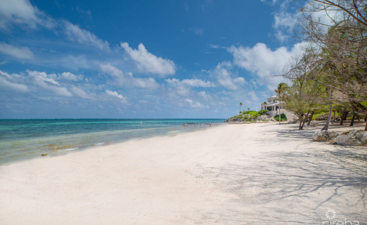 THE SAND BLUFF ESTATE | GUN BAY, EAST END