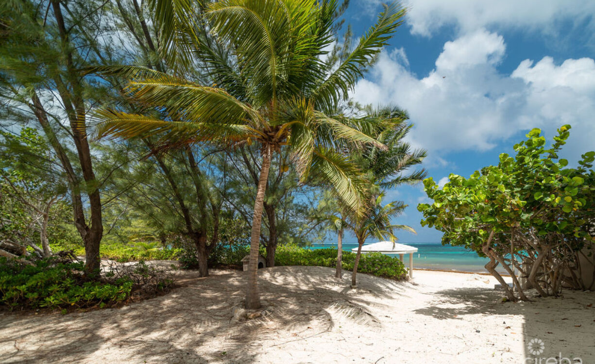 THE SAND BLUFF ESTATE | GUN BAY, EAST END