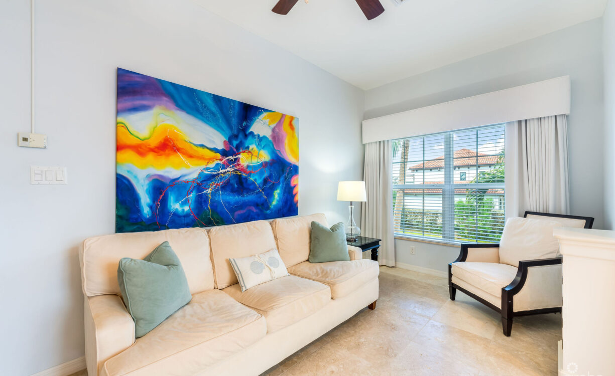 303 BIMINI DRIVE | EXCLUSIVE 5-BED CANALFRONT HOME