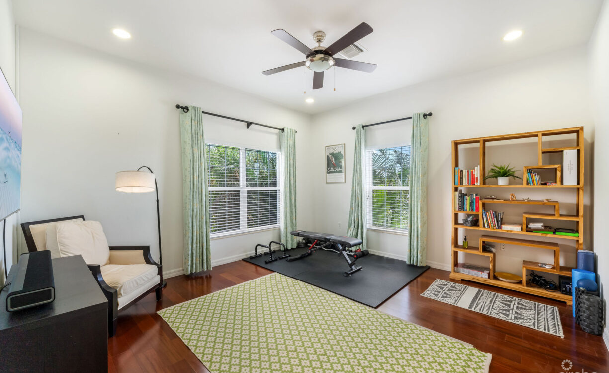 303 BIMINI DRIVE | EXCLUSIVE 5-BED CANALFRONT HOME