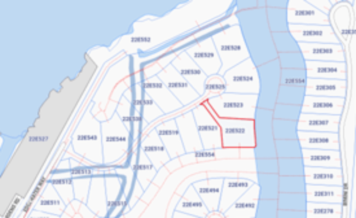 LARGE HARBOUR REACH LOT