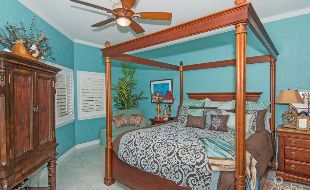 POINSETTIA OCEAN FRONT A3
