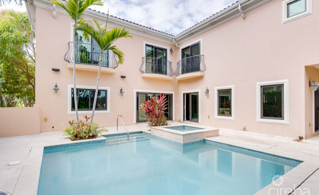 FAMILY HOME IN CYPRESS POINTE