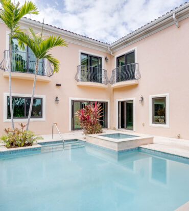 FAMILY HOME IN CYPRESS POINTE