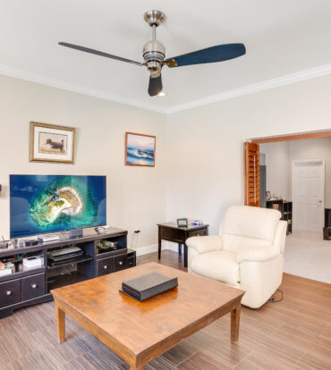 FAMILY HOME IN CYPRESS POINTE