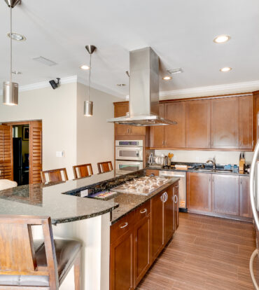 FAMILY HOME IN CYPRESS POINTE