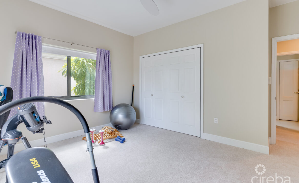 FAMILY HOME IN CYPRESS POINTE