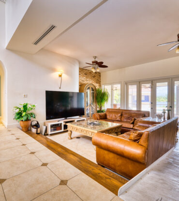 726 YACHT DRIVE