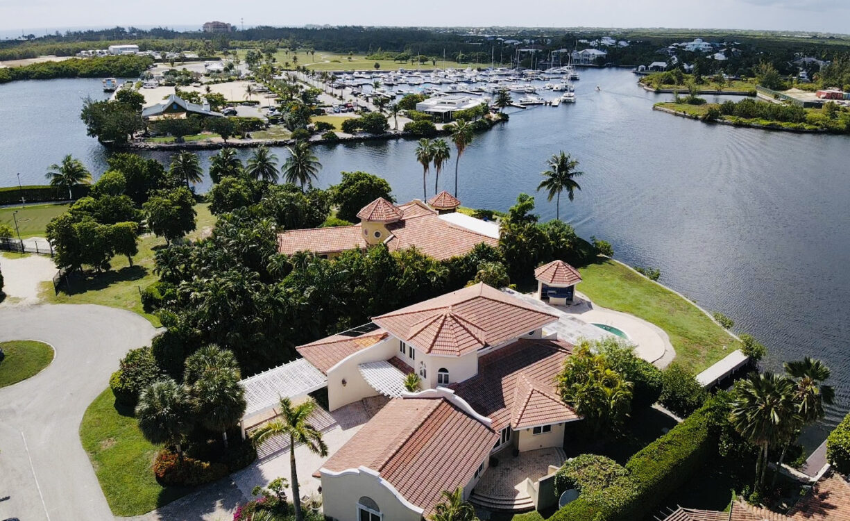 726 YACHT DRIVE