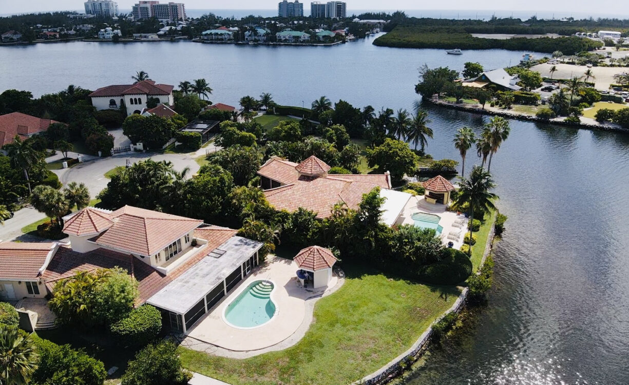 726 YACHT DRIVE