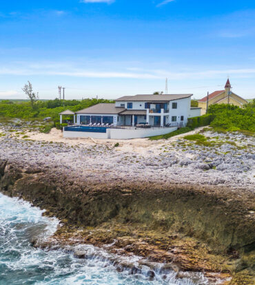BELLA VISTA-LUXURY PANORAMIC OCEANFRONT 5 BEDROOM ESTATE