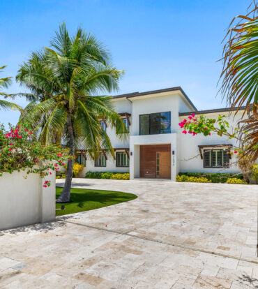BELLA VISTA-LUXURY PANORAMIC OCEANFRONT 5 BEDROOM ESTATE