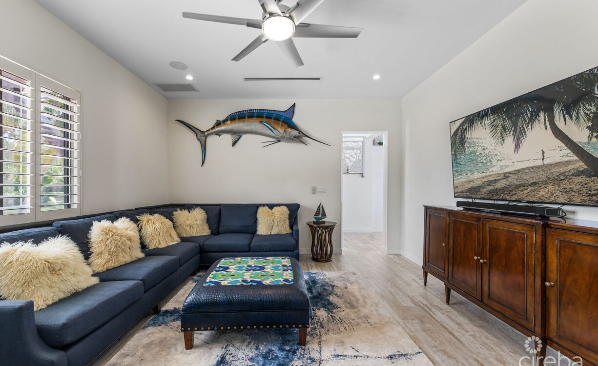 BELLA VISTA-LUXURY PANORAMIC OCEANFRONT 5 BEDROOM ESTATE