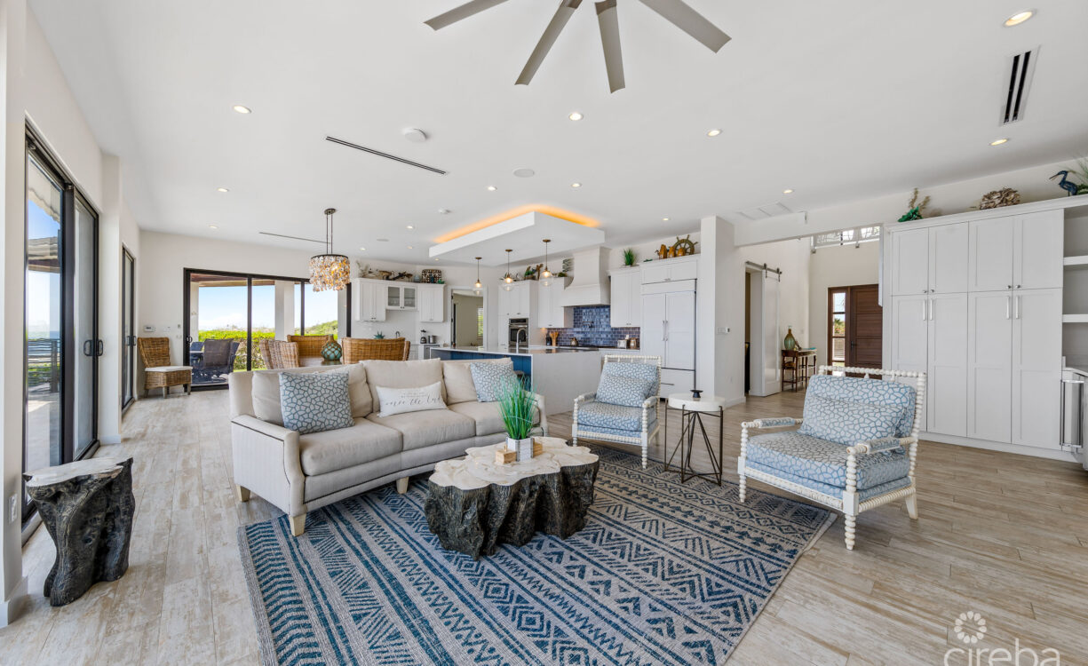BELLA VISTA-LUXURY PANORAMIC OCEANFRONT 5 BEDROOM ESTATE