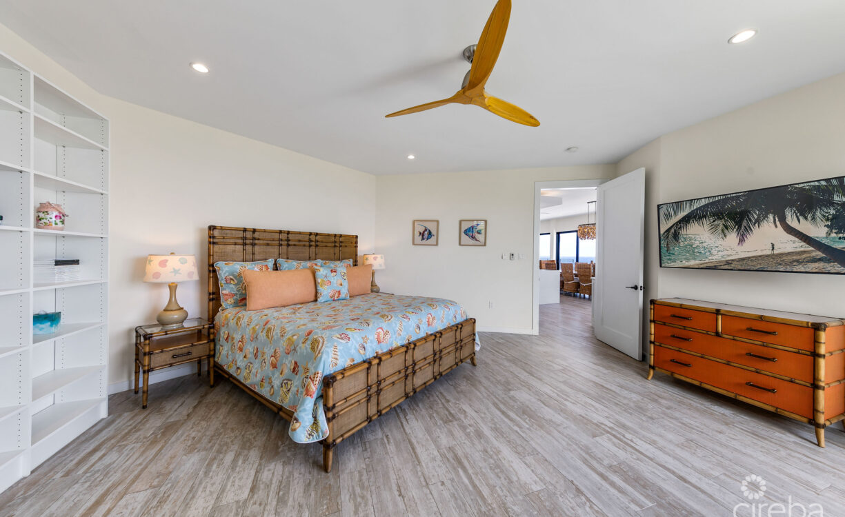BELLA VISTA-LUXURY PANORAMIC OCEANFRONT 5 BEDROOM ESTATE