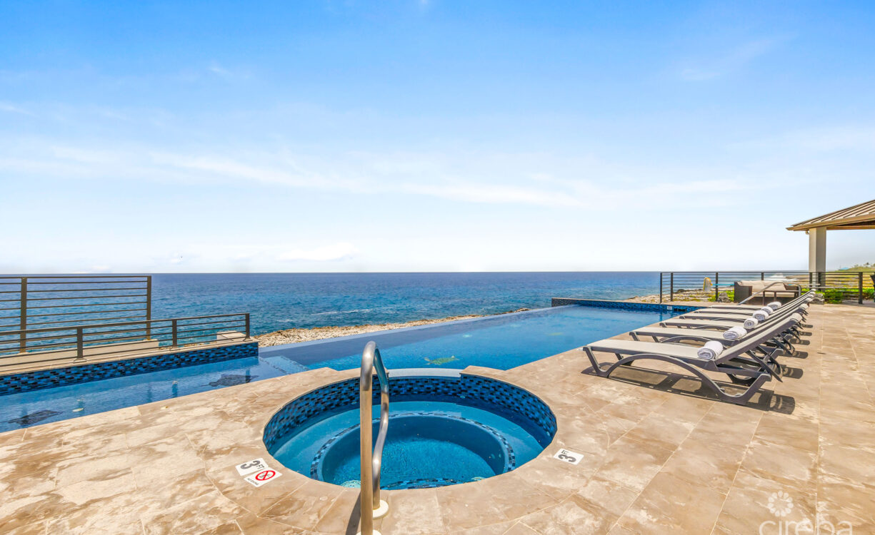 BELLA VISTA-LUXURY PANORAMIC OCEANFRONT 5 BEDROOM ESTATE