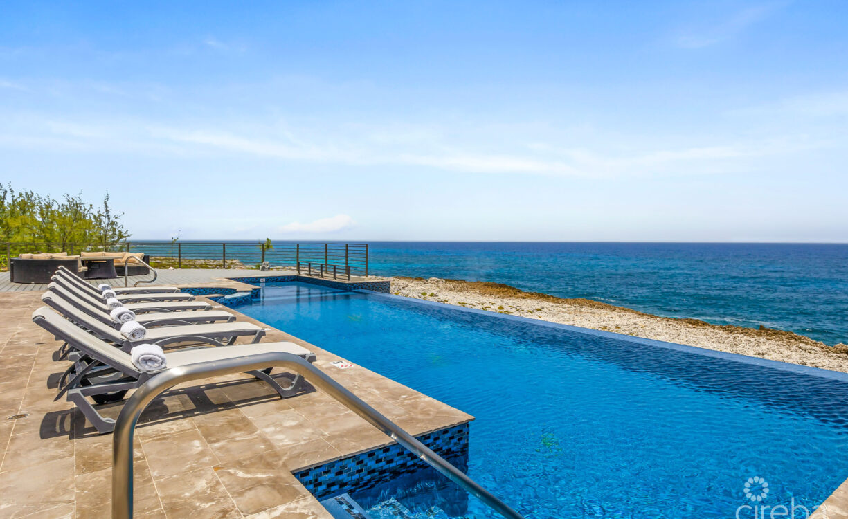 BELLA VISTA-LUXURY PANORAMIC OCEANFRONT 5 BEDROOM ESTATE