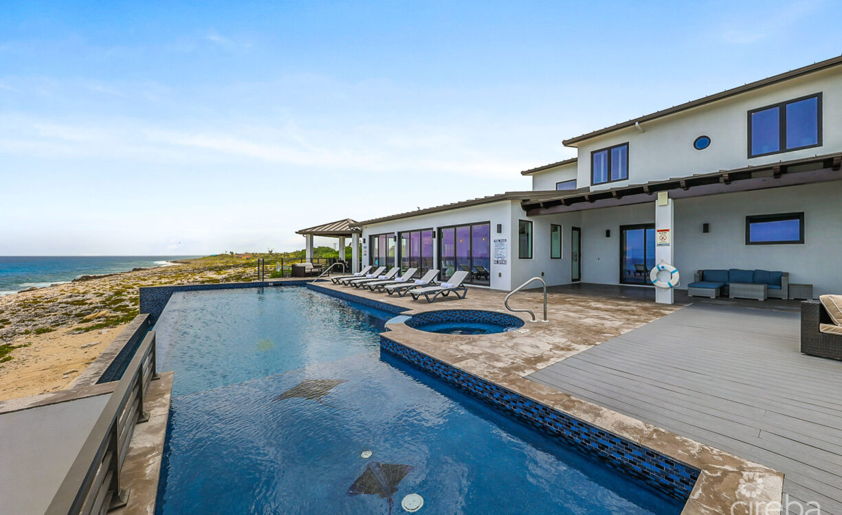 BELLA VISTA-LUXURY PANORAMIC OCEANFRONT 5 BEDROOM ESTATE