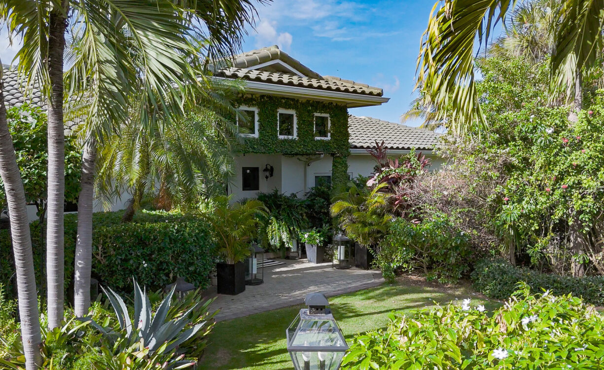 GOVERNORS HARBOUR OCEANFRONT HOME