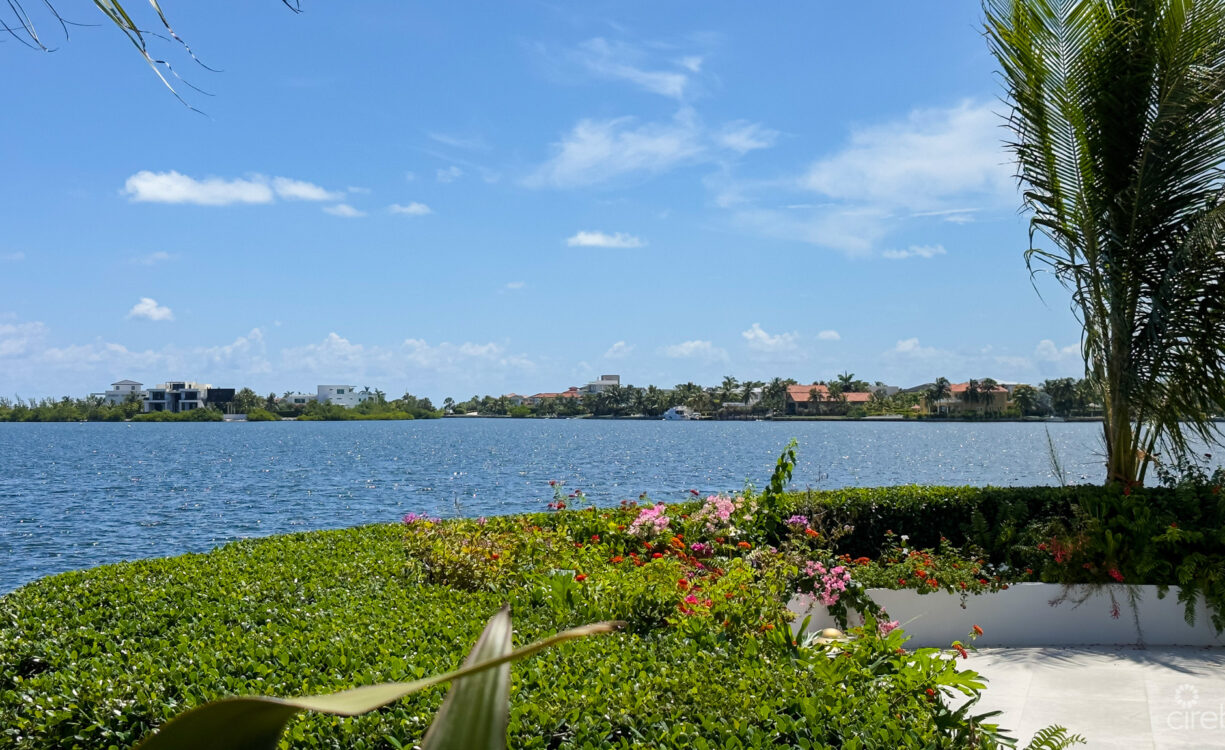 GOVERNORS HARBOUR OCEANFRONT HOME