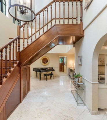 ANNE BONNY CRESCENT - CLASSIC COLONIAL WITH OUTDOOR ENTERTAINING