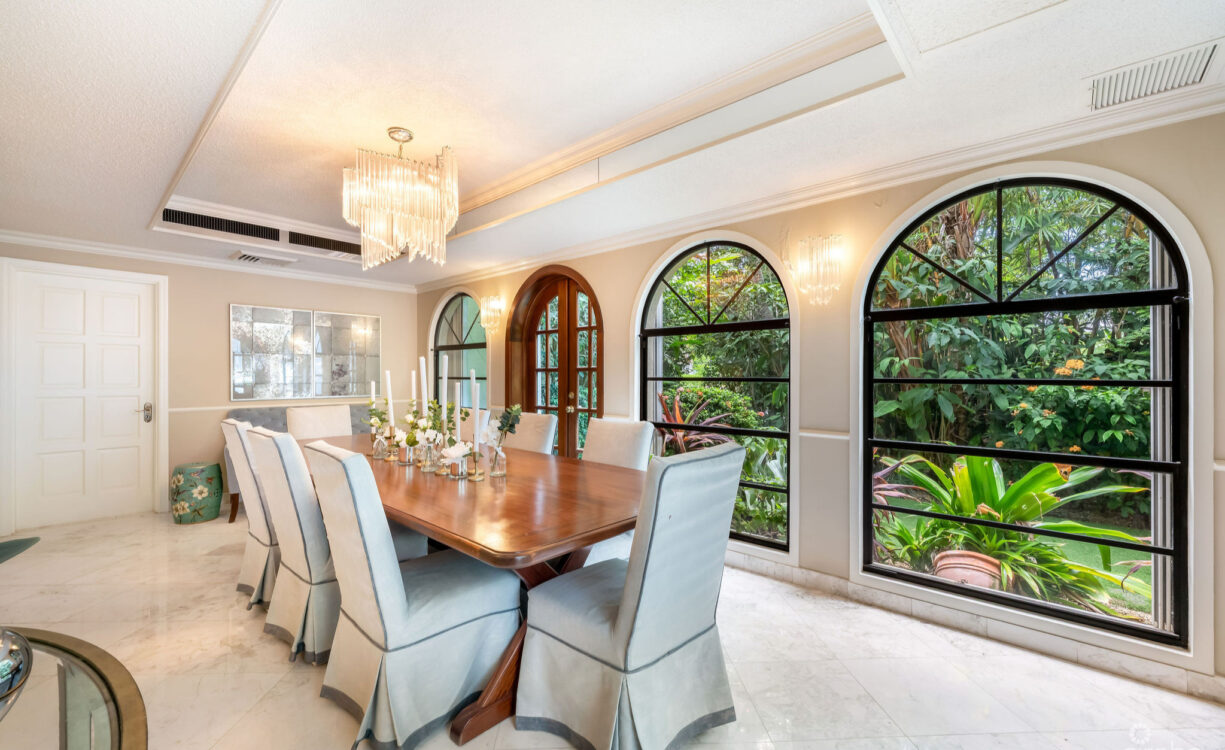 ANNE BONNY CRESCENT - CLASSIC COLONIAL WITH OUTDOOR ENTERTAINING