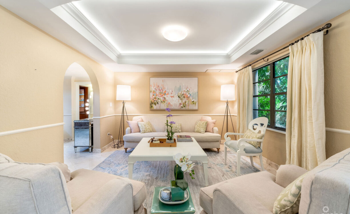ANNE BONNY CRESCENT - CLASSIC COLONIAL WITH OUTDOOR ENTERTAINING