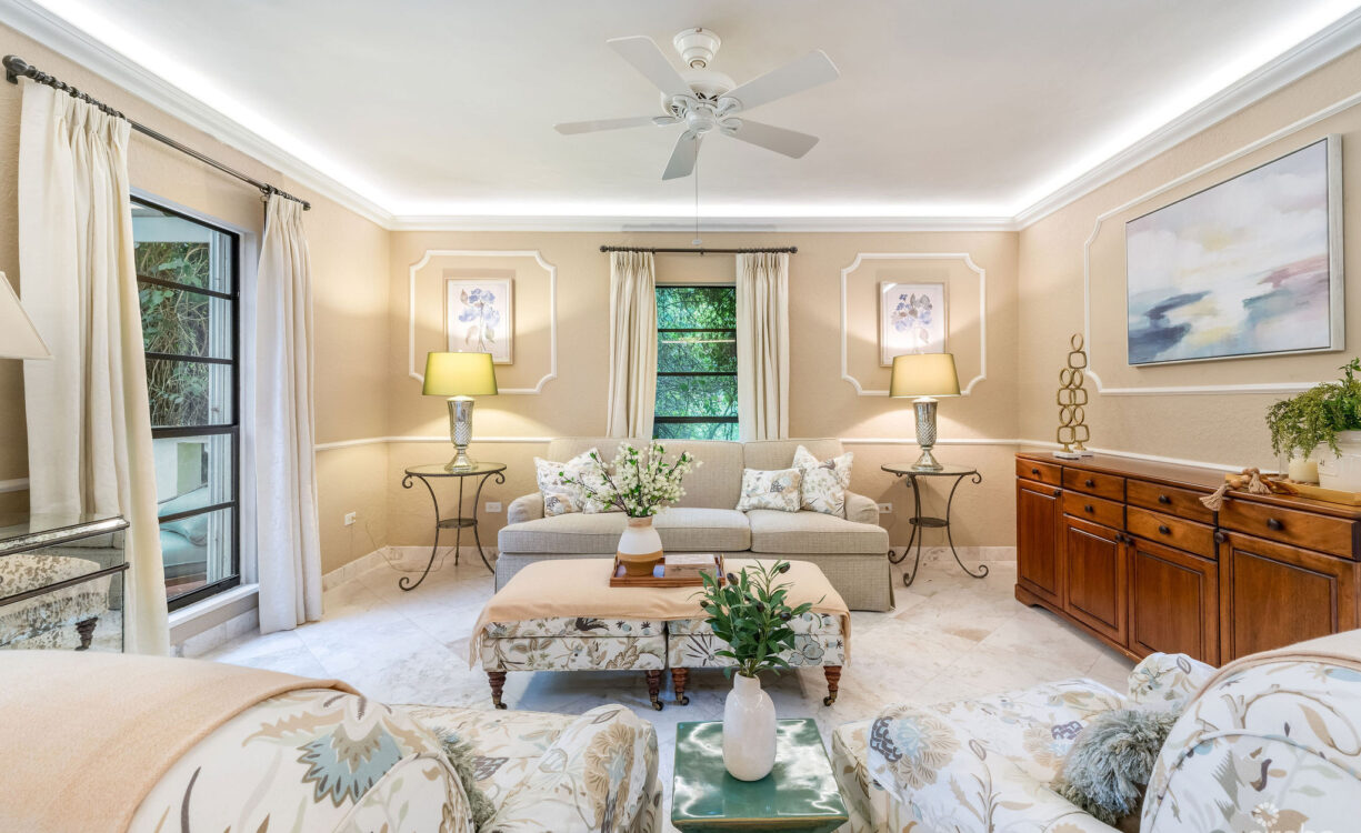 ANNE BONNY CRESCENT - CLASSIC COLONIAL WITH OUTDOOR ENTERTAINING