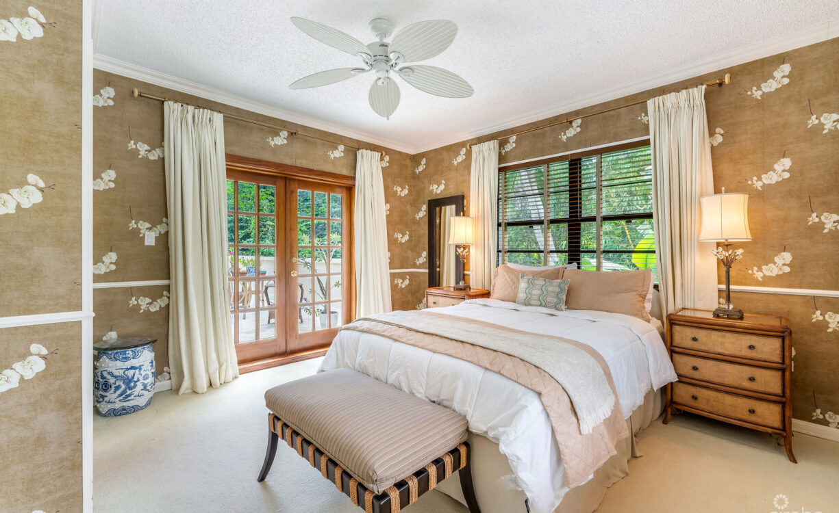 ANNE BONNY CRESCENT - CLASSIC COLONIAL WITH OUTDOOR ENTERTAINING