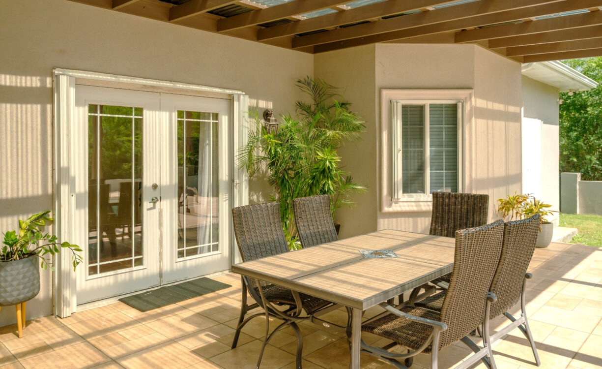 SPACIOUS COVERED TERRACE IDEAL FOR DINING AND ENTERTAINING - 4 BEDROOM BEAUTIFUL FAMILY HOME IN SAVANNAH